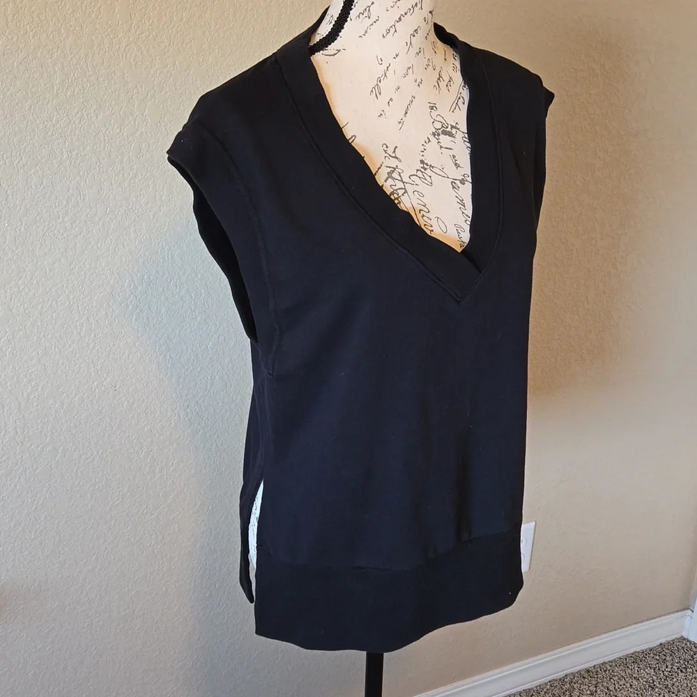 Women's Athleta Vest - Picture 2 of 7